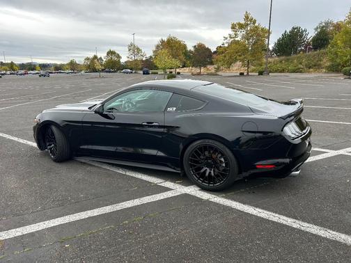 Black 2016 Ford Mustang V6