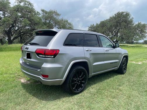 Silver 2020 Jeep Grand Cherokee Altitude