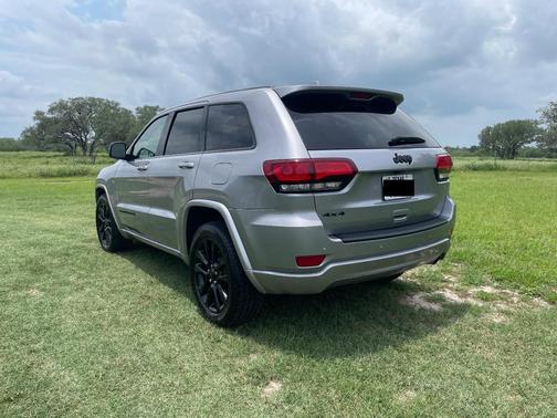 Silver 2020 Jeep Grand Cherokee Altitude