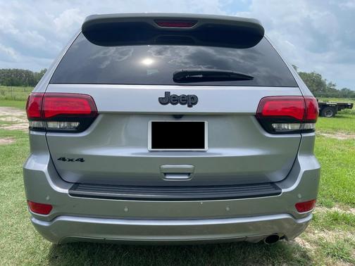 Silver 2020 Jeep Grand Cherokee Altitude