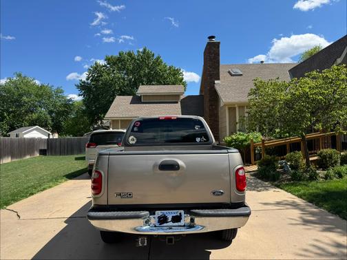 2001 Ford F-150 Lariat SuperCrew