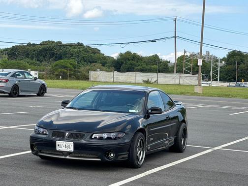 Black 2000 Pontiac Grand Prix GTP