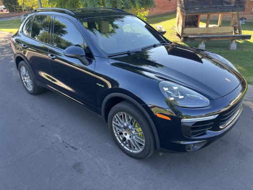 2016 Porsche Cayenne Cayenne S E-Hybrid