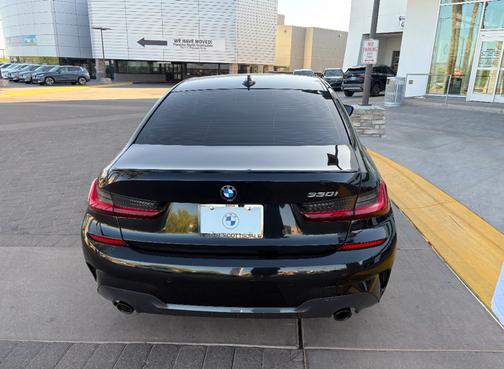 2022 BMW 330 i