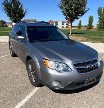 Gray 2009 Subaru Outback 2.5 i Limited