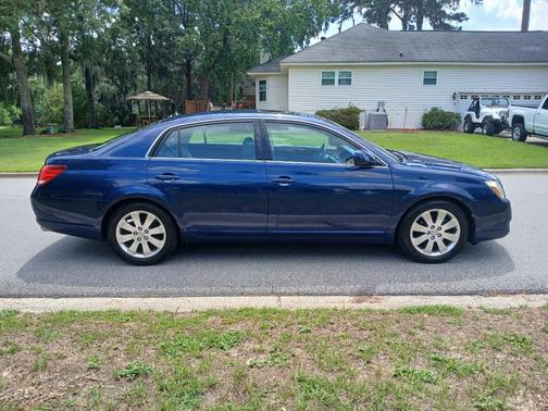 Blue 2005 Toyota Avalon XLS