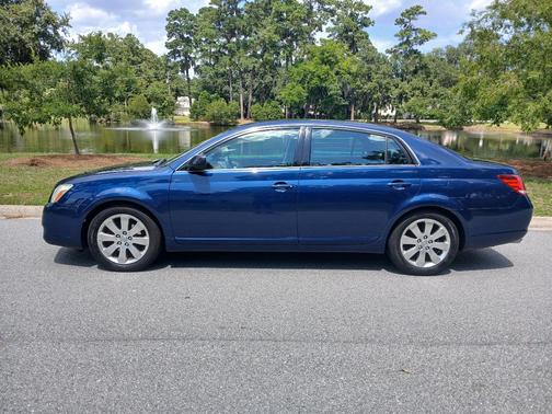 Blue 2005 Toyota Avalon XLS