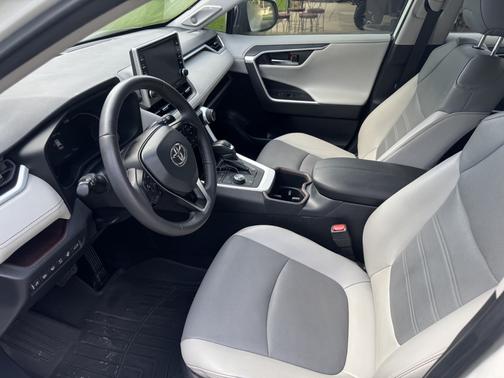 White 2022 Toyota RAV4 Hybrid Limited