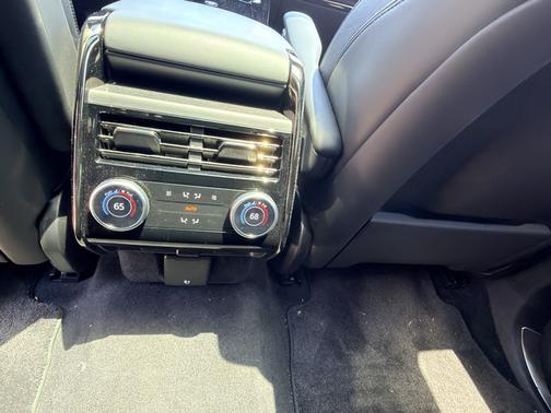 Black 2024 Land Rover Range Rover Sport P400 SE Dynamic