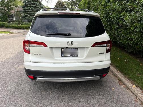 White 2019 Honda Pilot EX-L