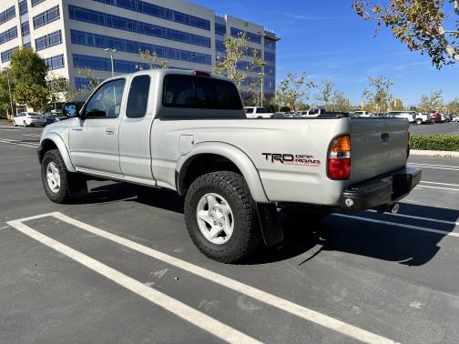 Photo 4 of 21 of 2003 Toyota Tacoma PreRunner Xtracab