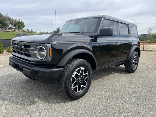 Black 2022 Ford Bronco Base