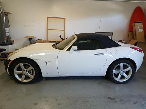 White 2008 Pontiac Solstice Base