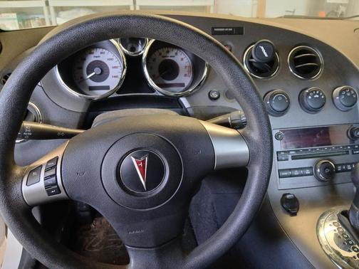 White 2008 Pontiac Solstice Base