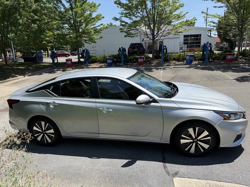 2021 Nissan Altima 2.5 SV