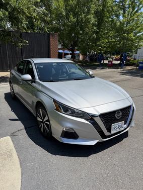 2021 Nissan Altima 2.5 SV