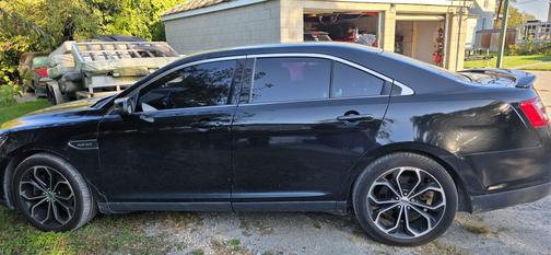 Black 2016 Ford Taurus SHO