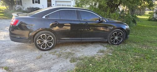 Black 2016 Ford Taurus SHO