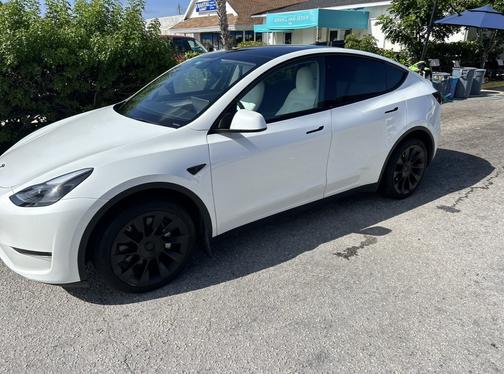 2023 Tesla Model Y Long Range