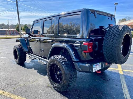 Photo 3 of 12 of 2019 Jeep Wrangler Unlimited Rubicon