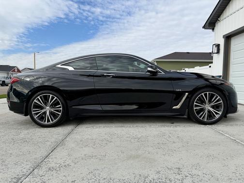 2017 INFINITI Q60 3.0T Premium