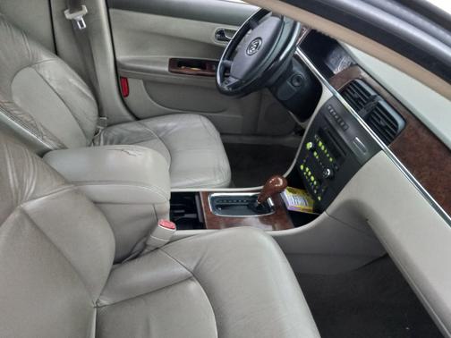 Photo 3 of 9 of 2005 Buick LaCrosse CXL