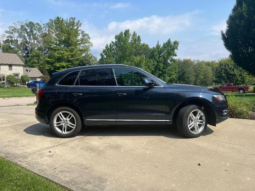 Blue 2016 Audi Q5 2.0T Premium Plus
