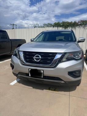 Silver 2019 Nissan Pathfinder SV