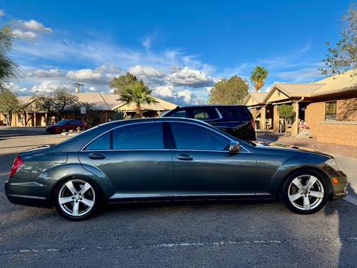 2010 Mercedes-Benz S-Class S 550