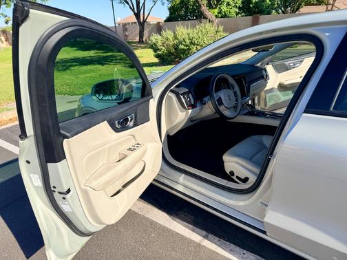 Black 2021 Volvo S60 T5 Momentum