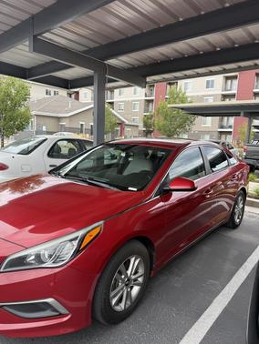 Red 2017 Hyundai SONATA SE