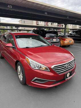 Red 2017 Hyundai SONATA SE