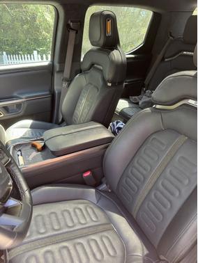 2023 Rivian R1T Adventure Quad-Motor Large Package