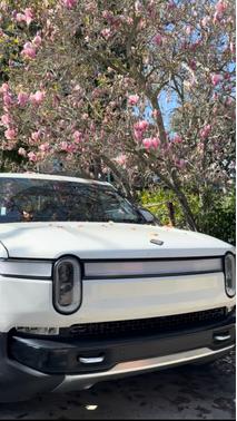 2023 Rivian R1T Adventure Quad-Motor Large Package
