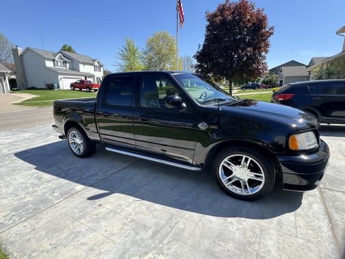 2001 Ford F-150 Harley-Davidson Crew Cab