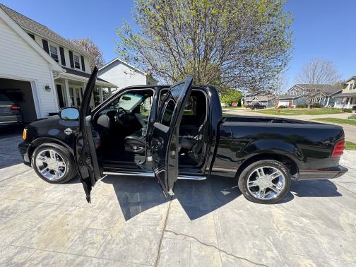2001 Ford F-150 Harley-Davidson Crew Cab