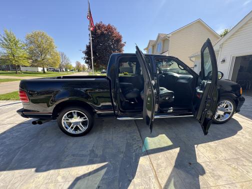 2001 Ford F-150 Harley-Davidson Crew Cab