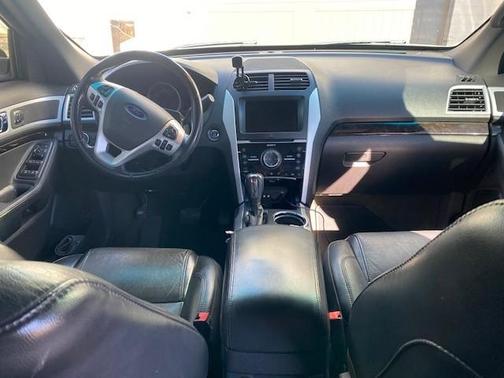 Black 2013 Ford Explorer Limited