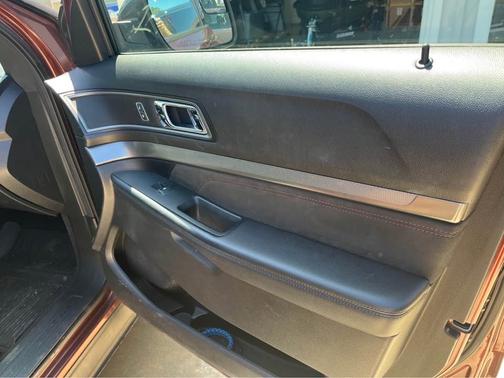 Red 2018 Ford Explorer XLT