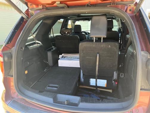 Red 2018 Ford Explorer XLT