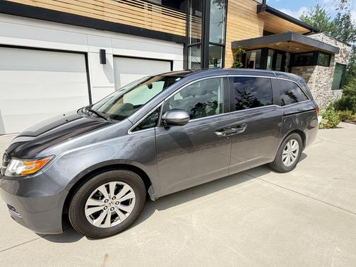 Gray 2016 Honda Odyssey EX-L