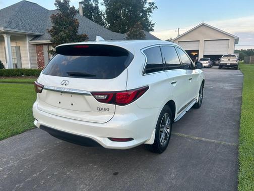 White 2019 INFINITI QX60 Pure