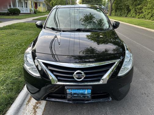 Black 2016 Nissan Versa 1.6 S