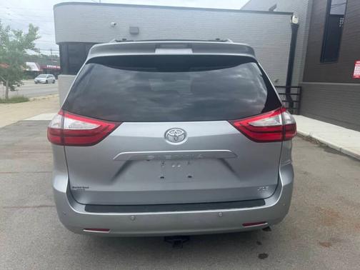 Silver 2015 Toyota Sienna XLE Premium