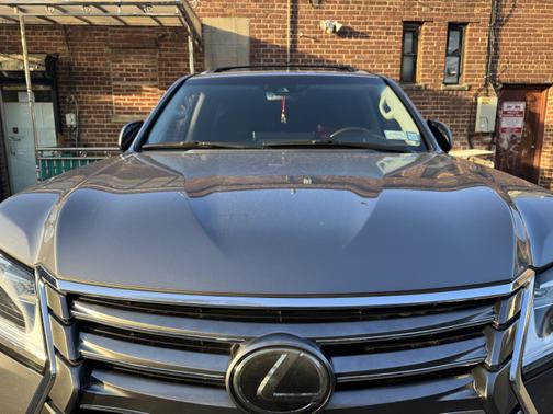2019 Lexus LX 570 Three-Row