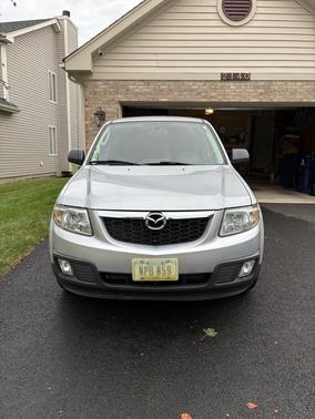 Gray 2011 Mazda Tribute i Sport