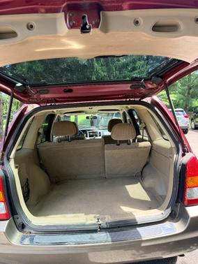 Red 2004 Mazda Tribute LX V6