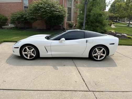 2005 Chevrolet Corvette Base