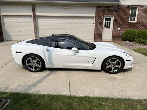 2005 Chevrolet Corvette Base