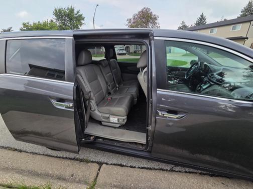 Gray 2014 Honda Odyssey EX-L